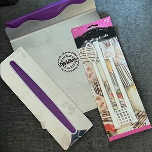 Wilton Baking Tools set